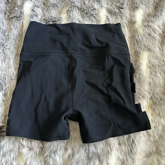 Alo ripped short black sz small - Picture 5 of 6
